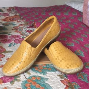 Clark’s Collection Leather Slip Ons